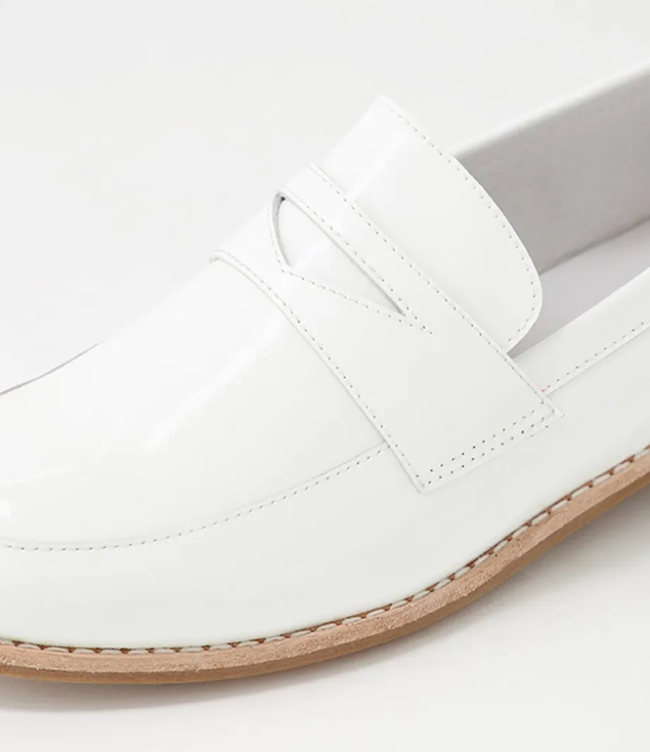 avetta_white_patent_leather_loafers_4.webp Avetta White Patent Leather Loafers<DJANGO & JULIETTE Shop