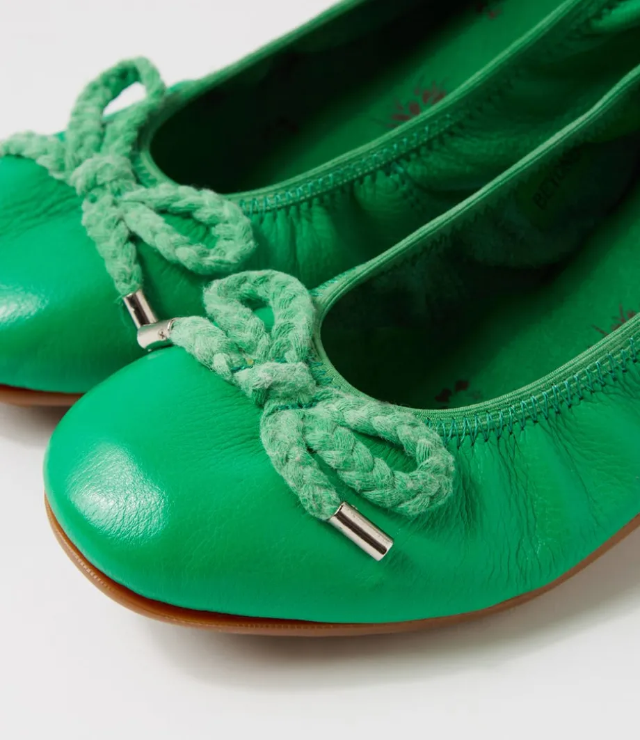 beyond_bright_emerald_leather_ballet_flats_4.webp Beyond Bright Emerald Leather Ballet Flats<DJANGO & JULIETTE Online