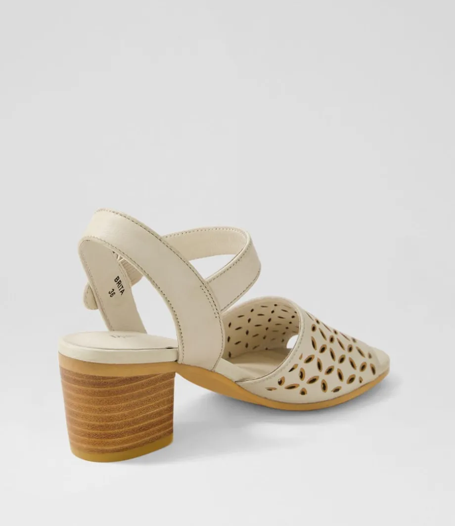 brita_almond_tan_leather_sandals_2.webp Brita Almond Tan Leather Sandals<DJANGO & JULIETTE Best