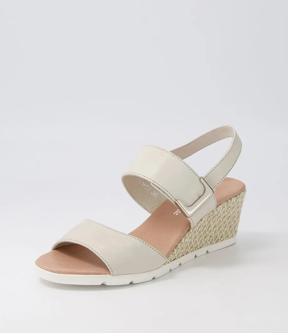 Dakoda Stone Weave Leather Sandals<DJANGO & JULIETTE Shop