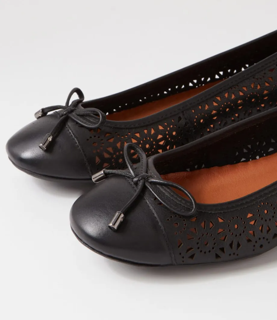 eloiza_black_leather_ballet_flats_4.webp Eloiza Black Leather Ballet Flats<SUPERSOFT Shop