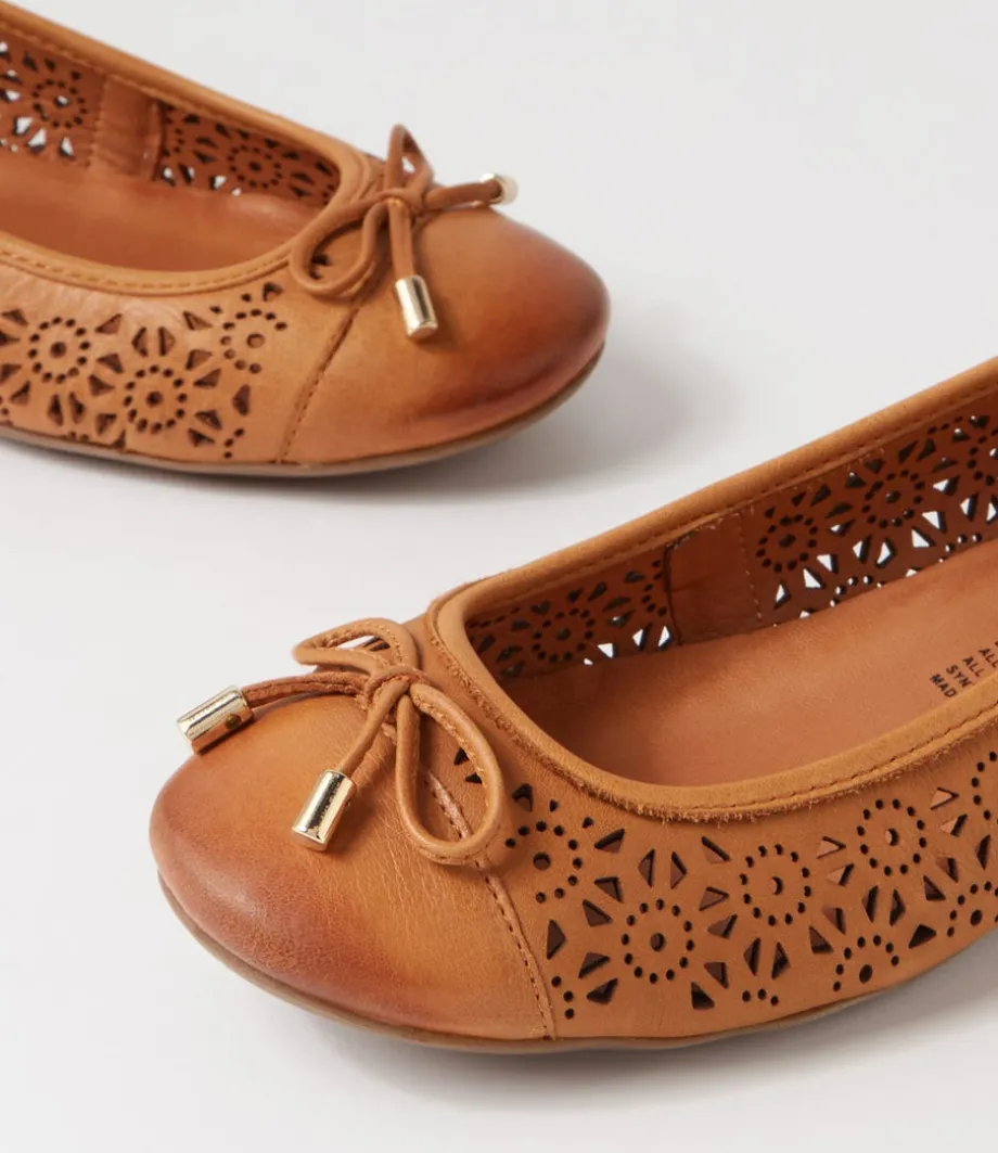 eloiza_new_tan_leather_ballet_flats_4.webp Eloiza New Tan Leather Ballet Flats<SUPERSOFT Cheap