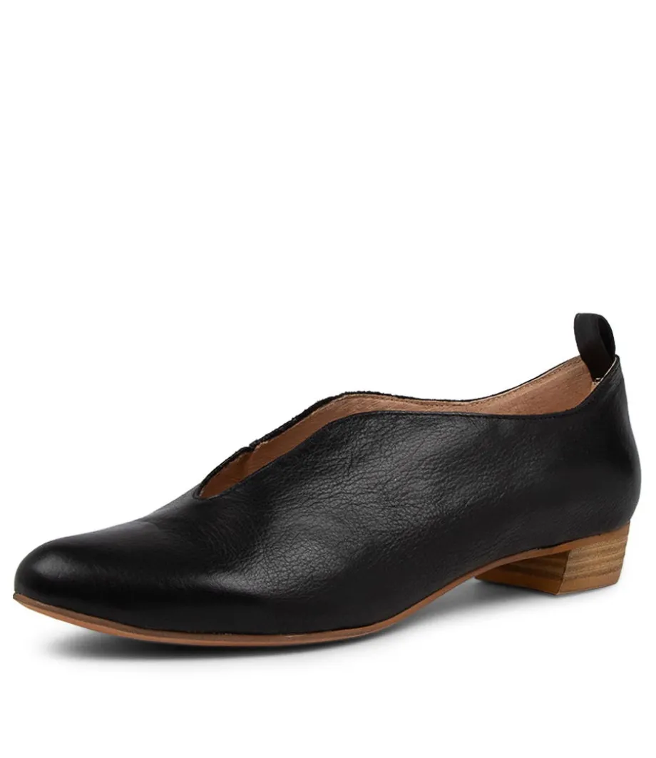 Esker Black Leather Slip-On Shoes Nh<DJANGO & JULIETTE New