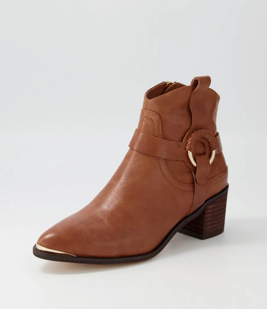 hoyo_cognac_leather_ankle_boots_1.webp Hoyo Cognac Leather Ankle Boots<DJANGO & JULIETTE Store