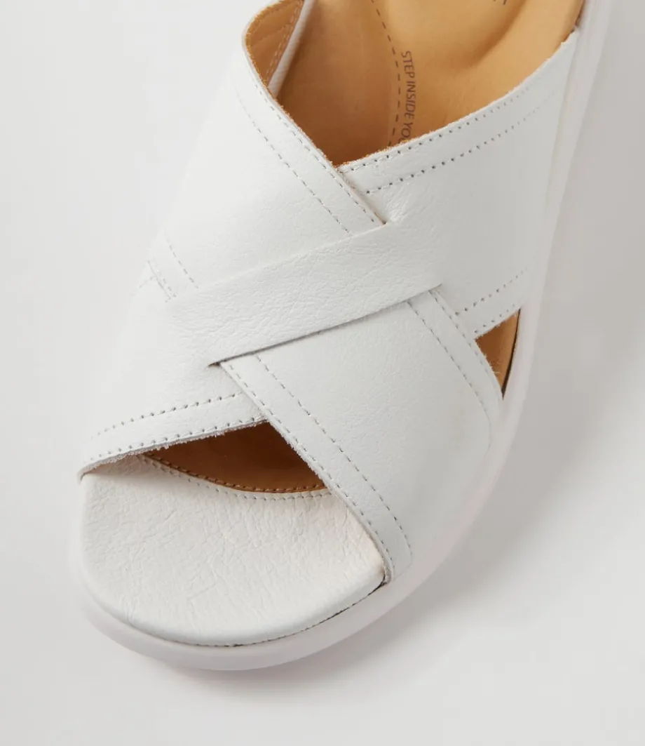 iyolo_w_white_leather_slides_3.webp Iyolo W White Leather Slides<ZIERA Online