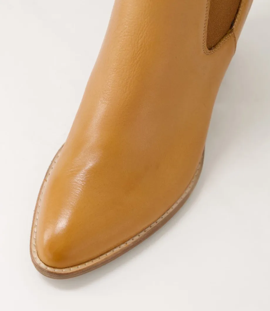 kylor_tan_leather_ankle_boots_3.webp Kylor Tan Leather Ankle Boots<DJANGO & JULIETTE Shop