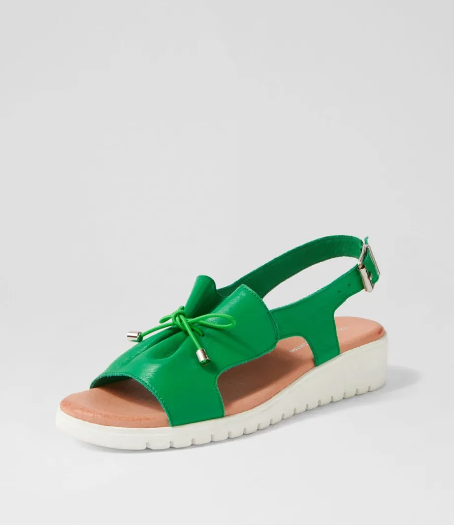 malika_bright_emerald_white_leather_sandals_1.webp Malika Bright Emerald White Leather Sandals<DJANGO & JULIETTE Shop