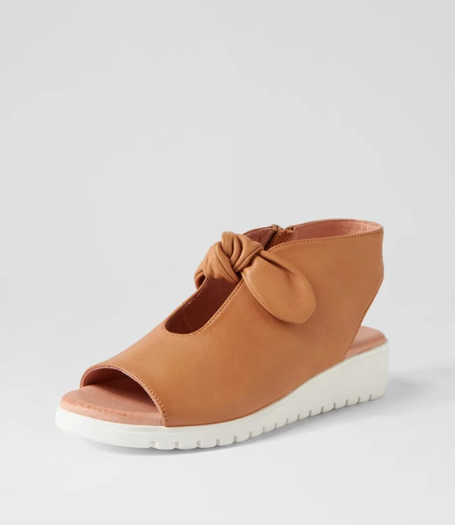 Moneka Dark Tan White Leather Sandals<DJANGO & JULIETTE Cheap