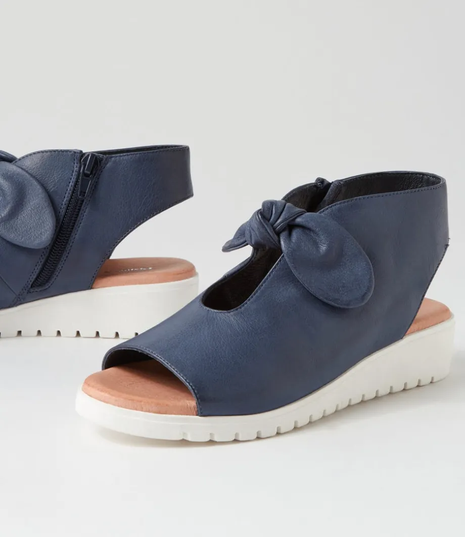 moneka_navy_white_leather_sandals_4.webp Moneka Navy White Leather Sandals<DJANGO & JULIETTE Online