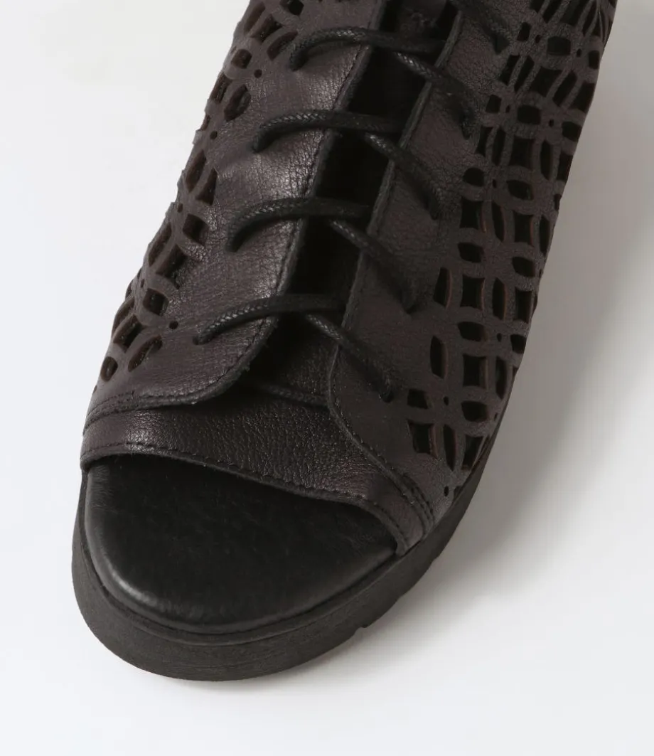 olava_black_leather_sandals_3.webp Olava Black Leather Sandals<DJANGO & JULIETTE Store