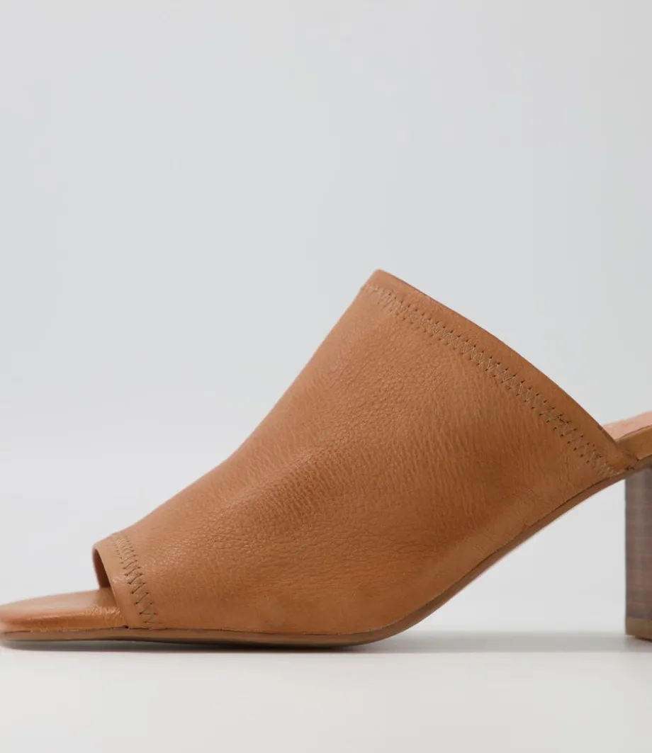 pantry_tan_leather_mules_4.webp Pantry Tan Leather Mules<DJANGO & JULIETTE Sale
