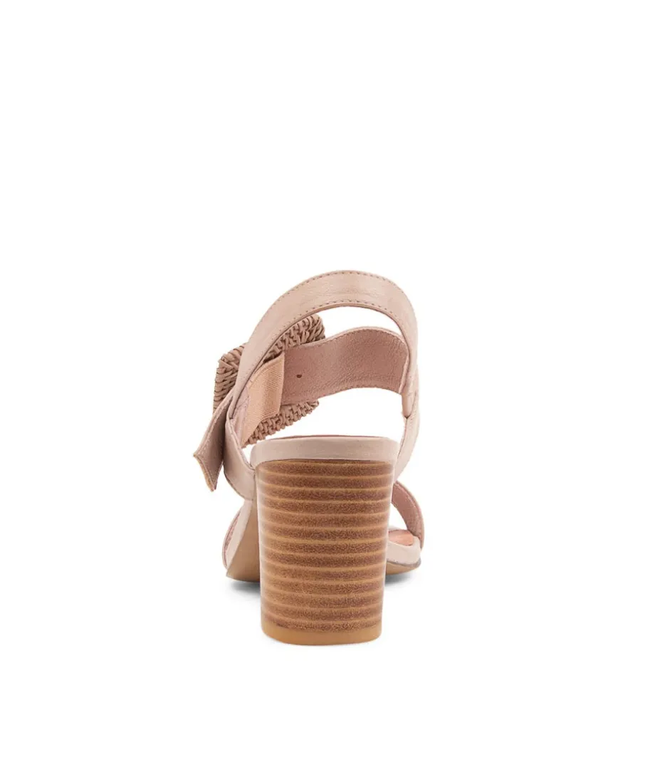 peace_cafe_leather_buckle_sandals_2.webp Peace Cafe Leather Buckle Sandals<DJANGO & JULIETTE New