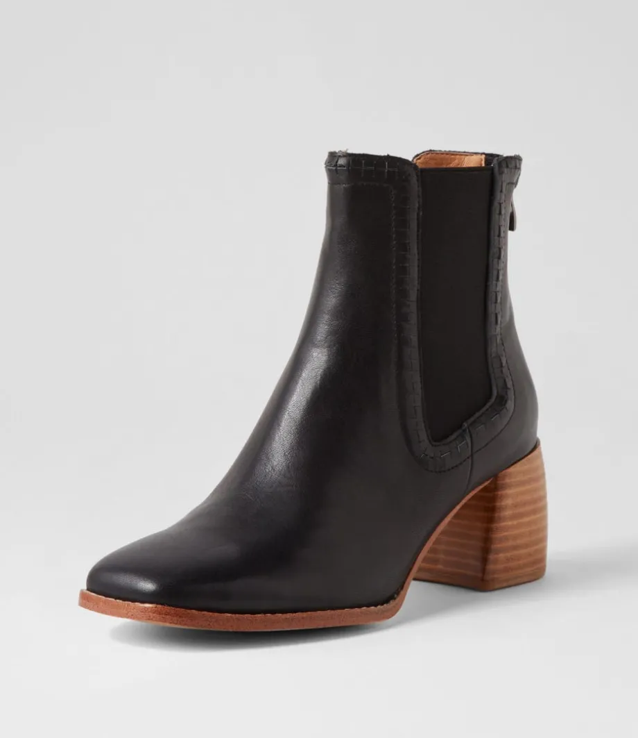 played_black_natural_leather_chelsea_boots_1.webp Played Black Natural Leather Chelsea Boots<MOLLINI Store