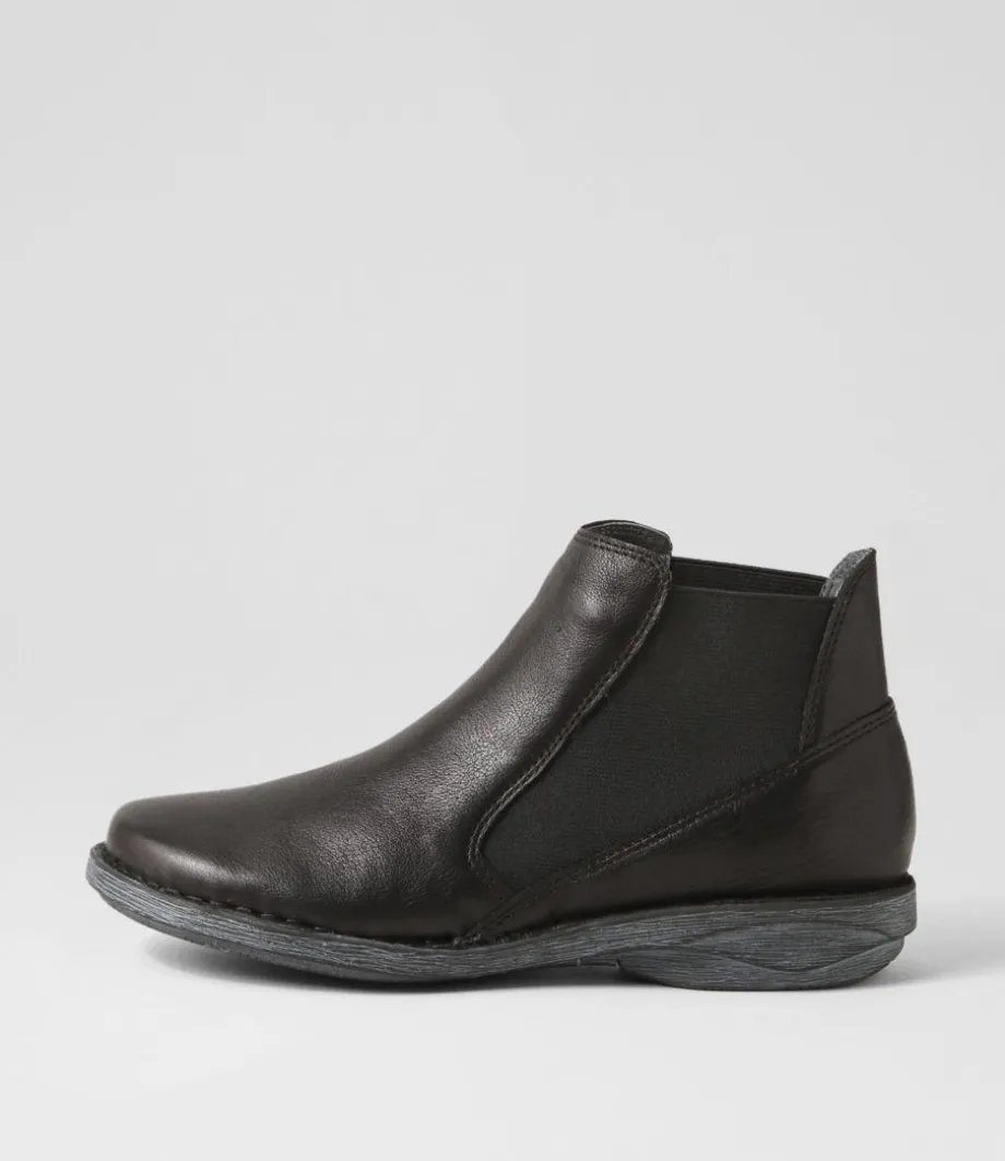 Rosiel Black Leather Chelsea Boots<DJANGO & JULIETTE Shop