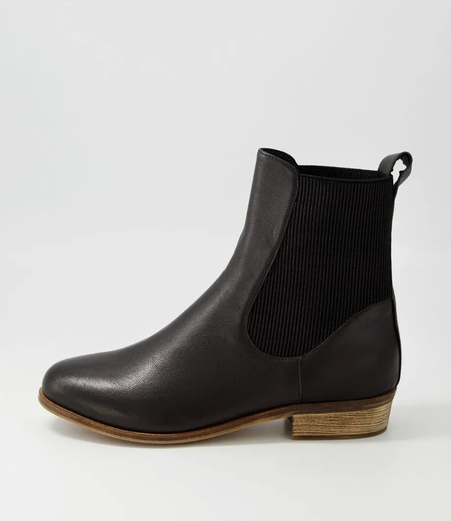Satima Black Leather Elastic Ankle Boots<DJANGO & JULIETTE Discount
