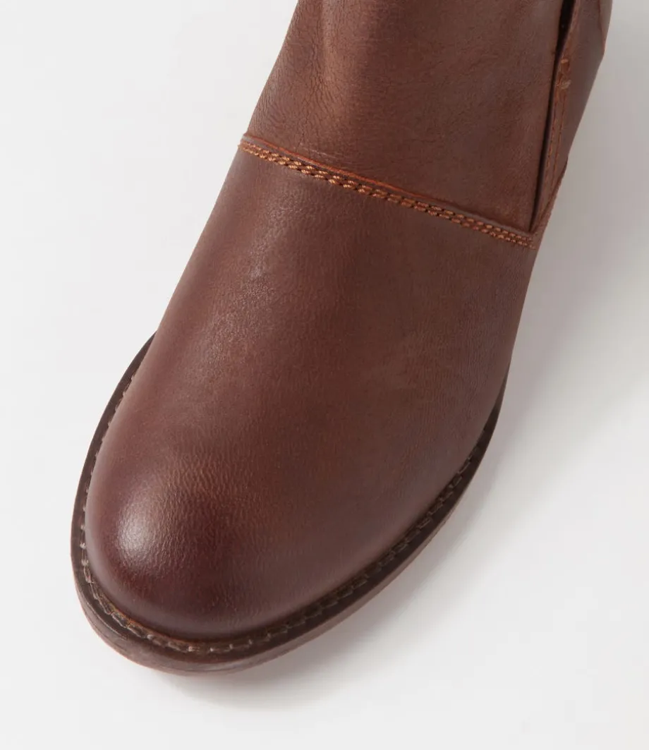 sienna__camel_leather_chelsea_boots_3.webp Sienna 81 Camel Leather Chelsea Boots<JOSEF SEIBEL Fashion