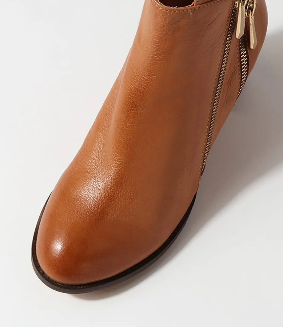 slaine_new_tan_choc_leather_chelsea_boots_3.webp Slaine New Tan Choc Leather Chelsea Boots<DJANGO & JULIETTE Best