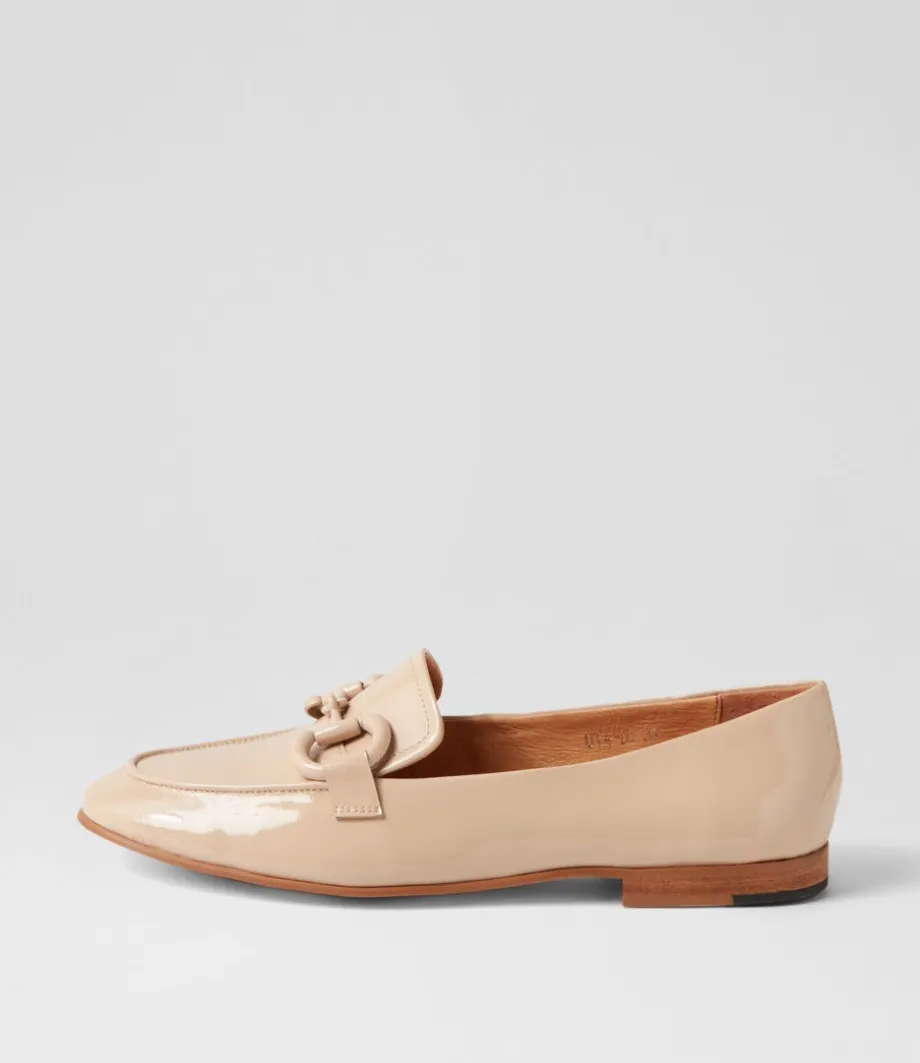 Uta Latte Patent Leather Loafers<DJANGO & JULIETTE Fashion