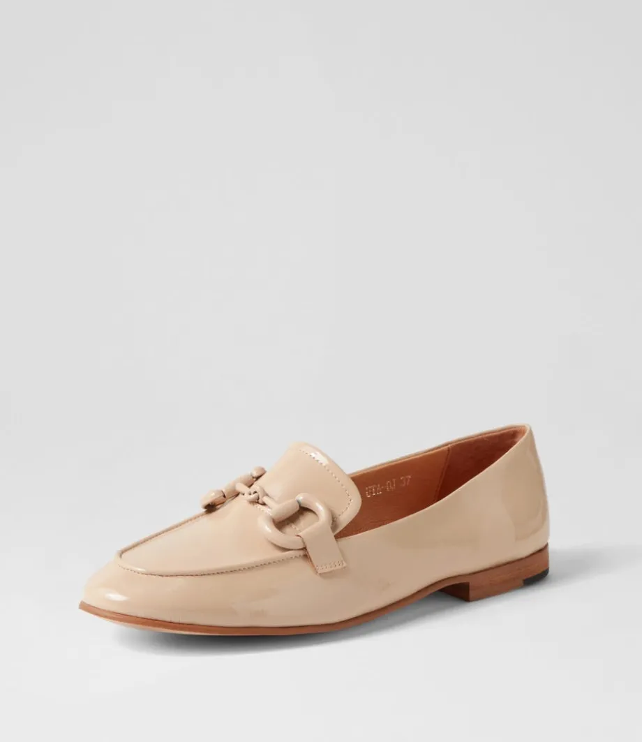 Uta Latte Patent Leather Loafers<DJANGO & JULIETTE Fashion