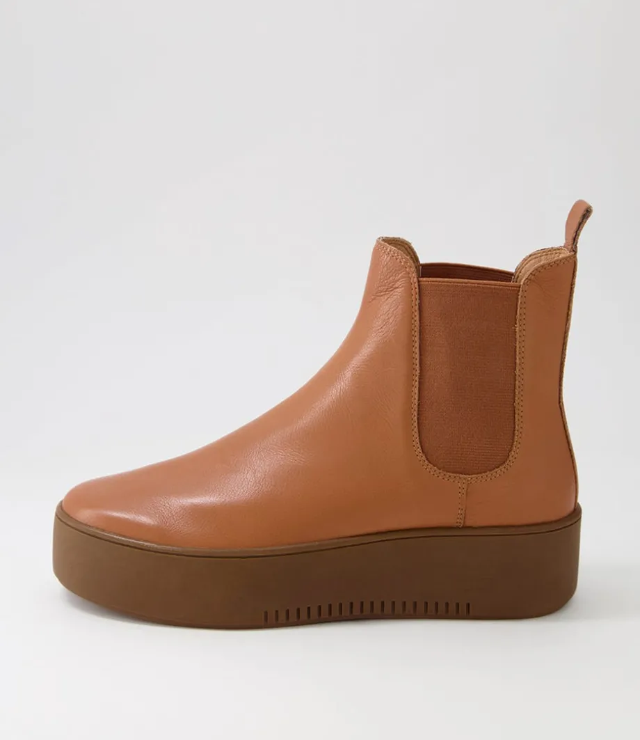 Wylder Scotch Light Choc Leather Chelsea Boots<DJANGO & JULIETTE Hot