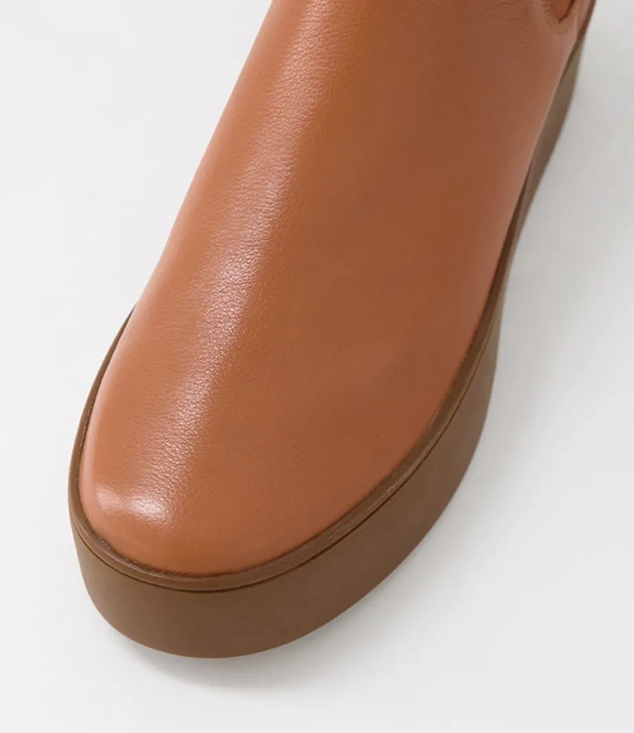 wylder_scotch_light_choc_leather_chelsea_boots_3.webp Wylder Scotch Light Choc Leather Chelsea Boots<DJANGO & JULIETTE Hot